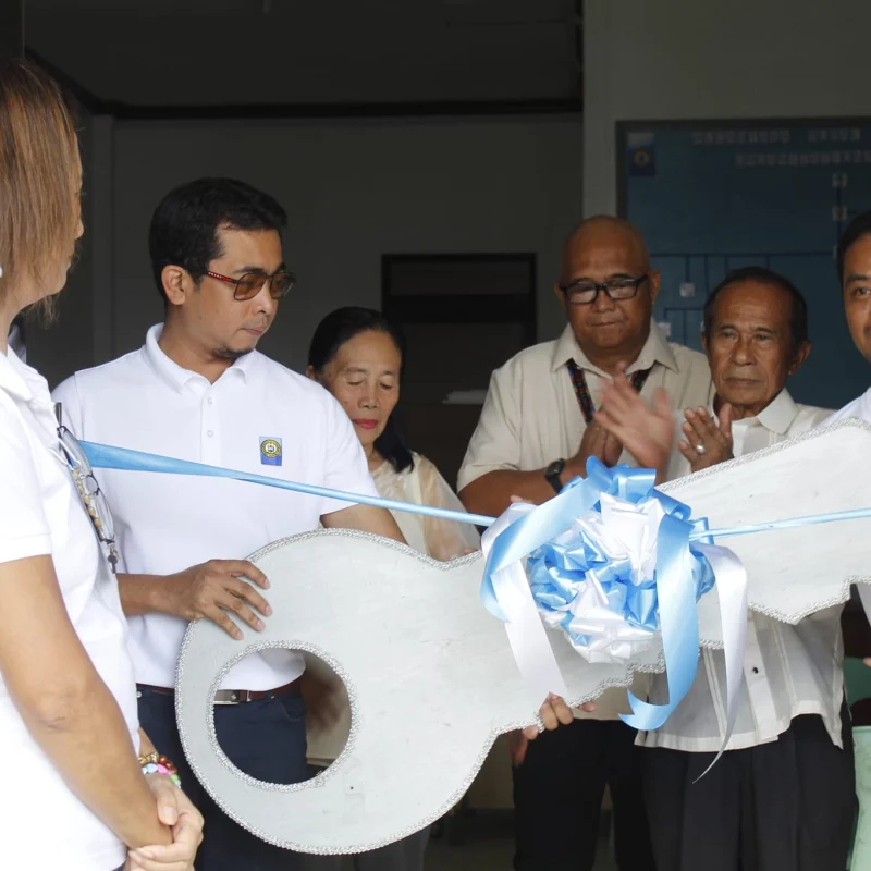 turn-over-and-ribbon-cutting-of-rural-health-unit-1