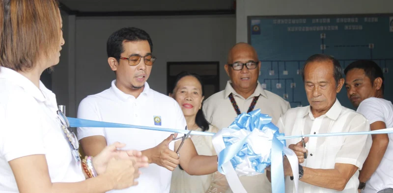 turn-over-and-ribbon-cutting-of-rural-health-unit-2